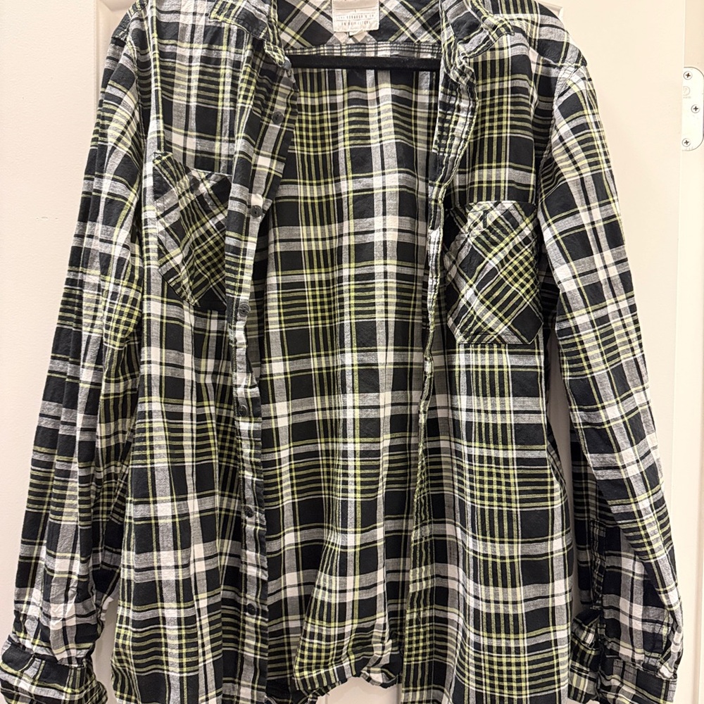 Levi's Black and Yellow Plaid Casual Button Down Shirt